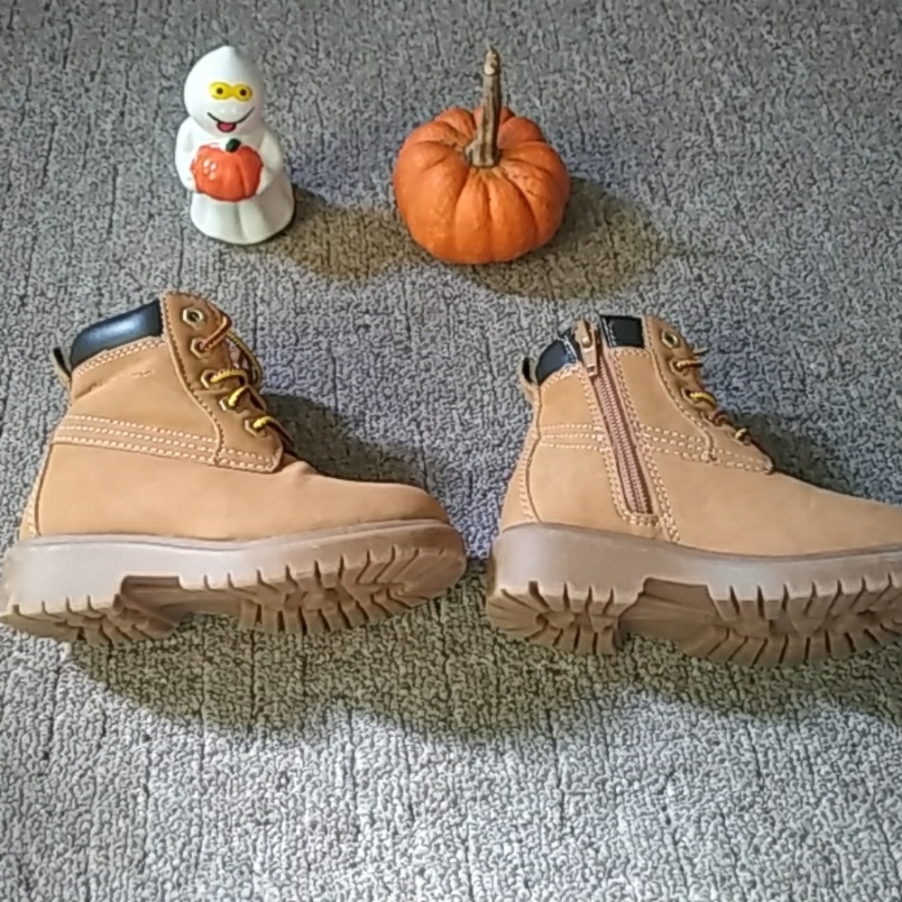 Kids boots